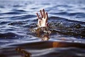 شنای دو نوجوان در گودال مرگ