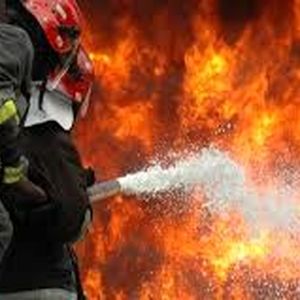 آتش سوزی انبار ضایعات در شهرک شهید رجایی مشهد / ویدئو